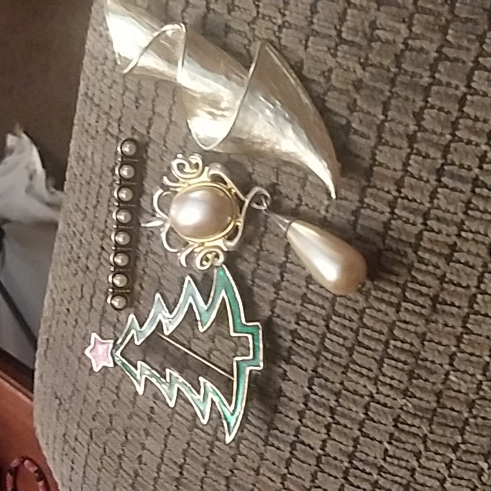 Christmas  tree flower pin regular  pin